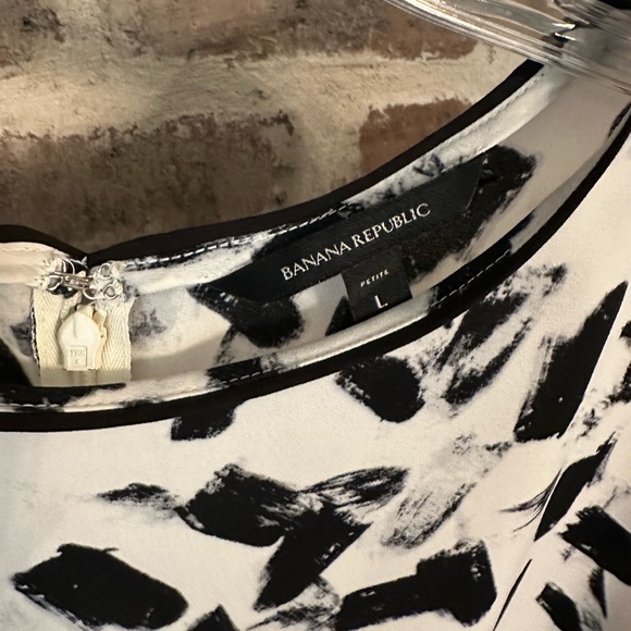 EUC Banana Republic Blouse - Petite Large - Picture 3 of 3